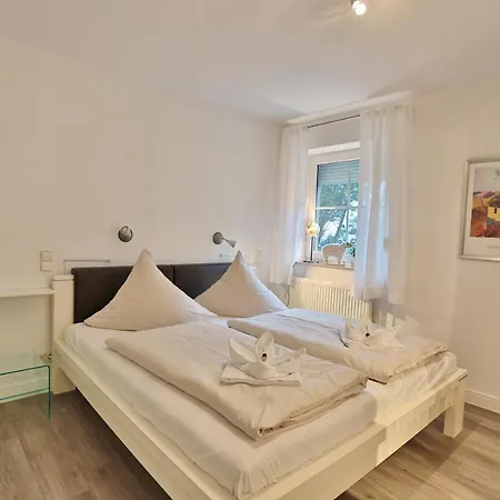 Residenz Alte Bergstrasse Residenz Alte Bergstrasse 4 *